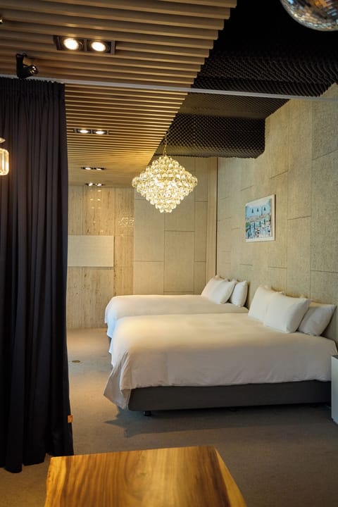 Private Lounge Terrace Suite (2 Bedrooms on ground level including one bathroom) | Executive lounge