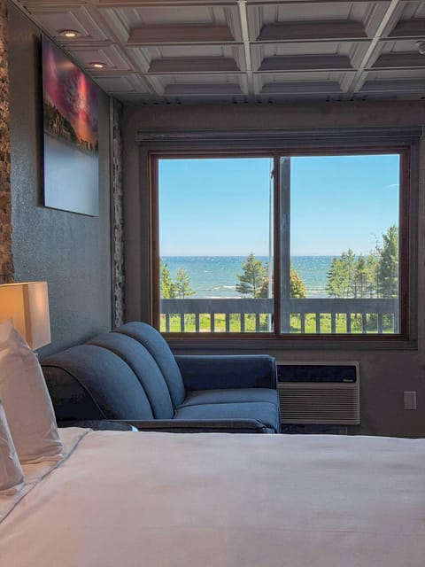 Room, 1 King Bed with Sofa bed, Lake View | Lake view