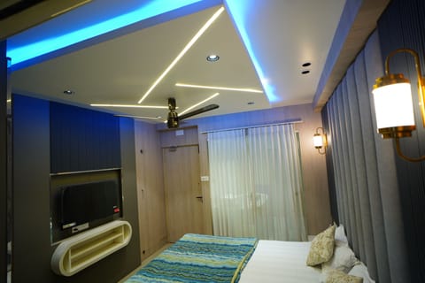 Deluxe Studio | In-room safe, soundproofing, iron/ironing board, free WiFi