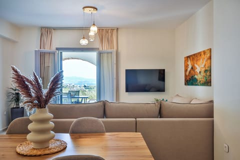 Lounge dining