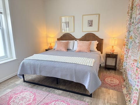 BayCity_PrimaryBedroom_KingBed_LargeCloset