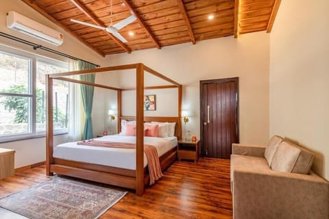 Deluxe Villa, Garden View | Iron/ironing board, free WiFi