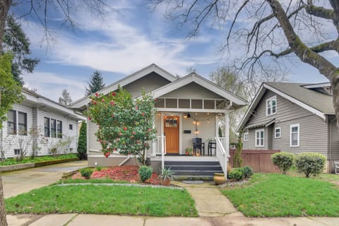 House (4 Bedrooms) | Front of property