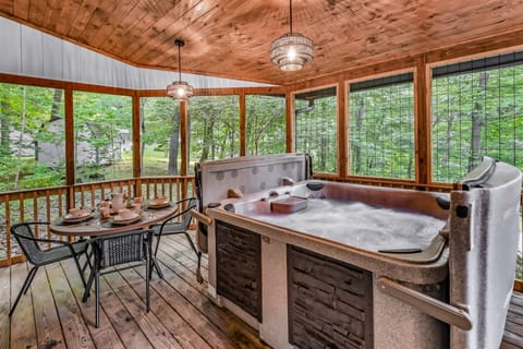 Cabin, 3 Bedrooms | Outdoor dining