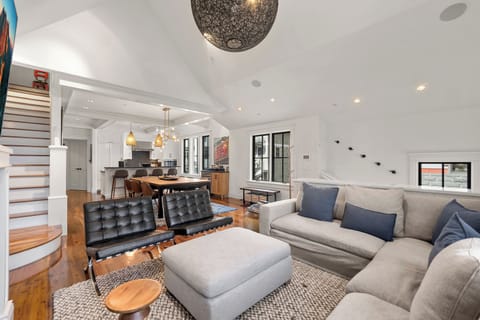 1.0-telluride-creekside-haven-living-room-