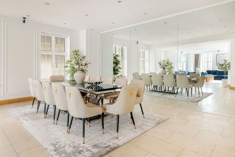 Superior Apartment, 4 Bedrooms, Air conditioning, Park View | Dining