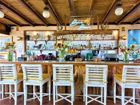 Poolside bar