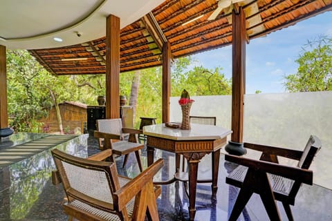 House | Outdoor dining