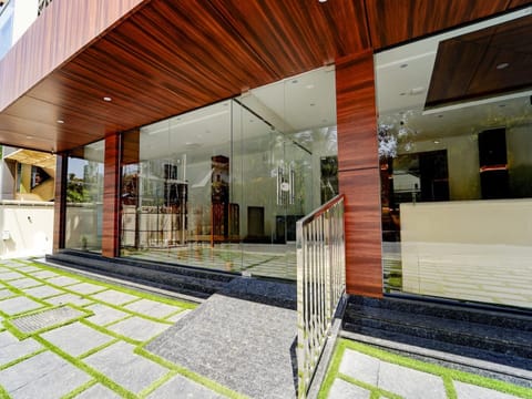 House | Reception