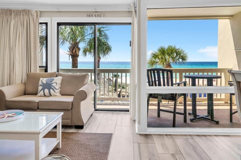 Condo, 1 King Bed with Sofa bed (Latitude 29 #17) | Living area