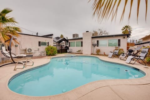 Shared Pool | Resort Style Layout | Lounge Seating
