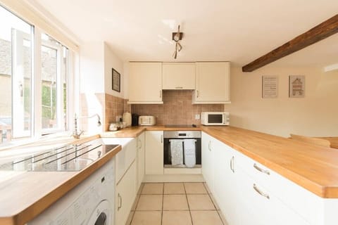 Open plan kitchen/diner