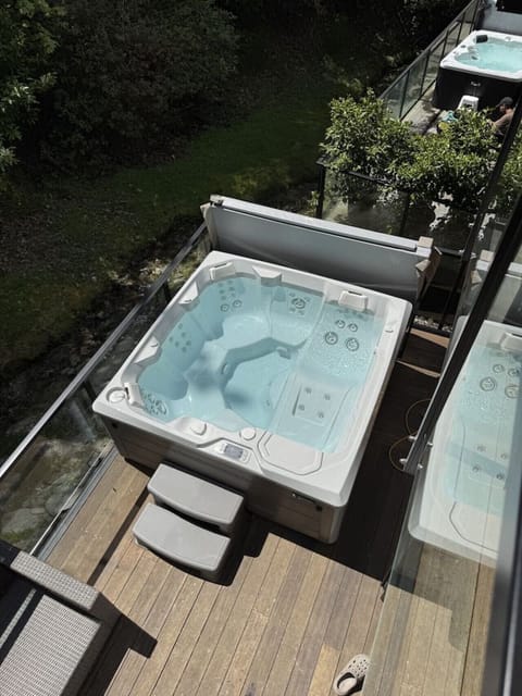 Luxurious salt water system Spa, 5-6 person on rear deck, easy access from lower rooms