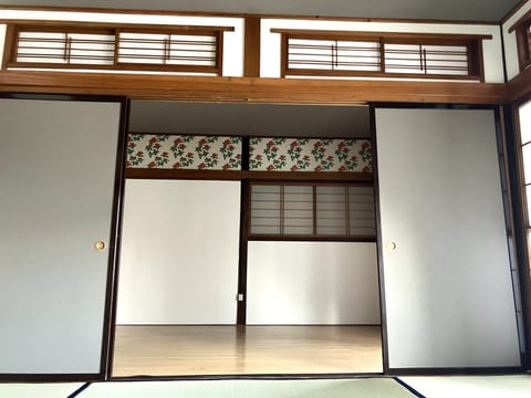 Basic Room | Free WiFi, bed sheets