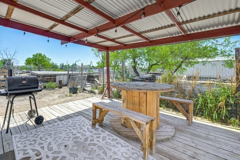 Crystal City Vacation Rental | 3BR | 2BA | 1,250 Sq Ft