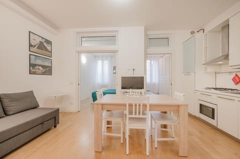 Standard Apartment, Courtyard View | Private kitchen | Fridge, oven, stovetop, espresso maker