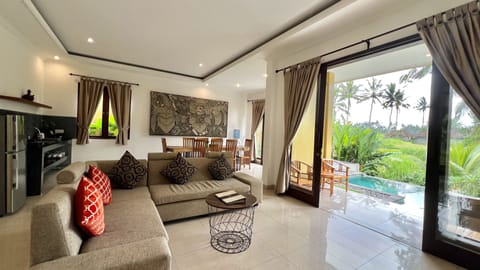 40-inch LED TV with cable channels, TV