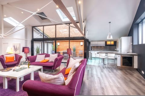House | 2 bedrooms, desk, Internet