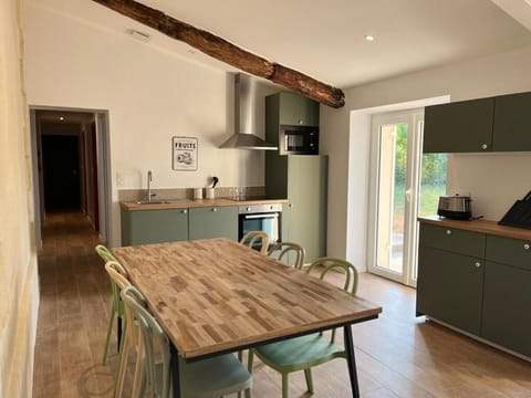 House, Garden View | Private kitchen | Highchair