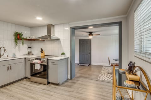 House (2 Bedrooms) | Interior
