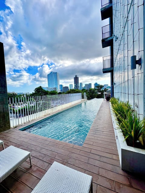 15 outdoor pools