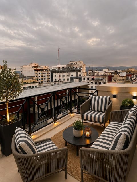 Suite, Balcony | Premium bedding, in-room safe, soundproofing, iron/ironing board