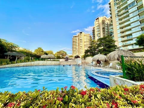2 outdoor pools