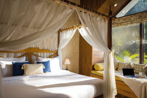 Deluxe Villa | Iron/ironing board, free WiFi