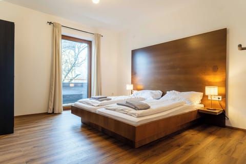 Comfort Chalet, Mountain View | Blackout drapes, soundproofing, iron/ironing board, free WiFi