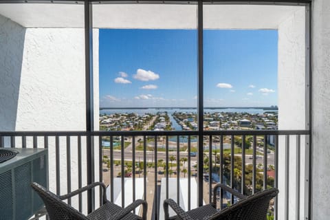 Welcome to Island Winds Penthouse 1!