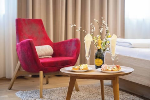 Apartment, 1 Bedroom, Accessible, Smoking | 1 bedroom