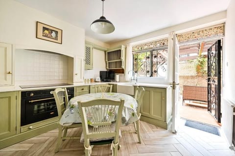 Family Villa, Balcony, Courtyard View | Private kitchen | Toaster