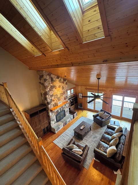 A spacious and open floor plan accommodates large groups.
