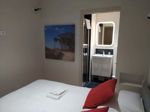 Chambre et salle d'eau
