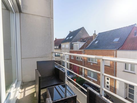 Apartment, Composite Material, Condominium, Balcony, Daylighting, Aluminium