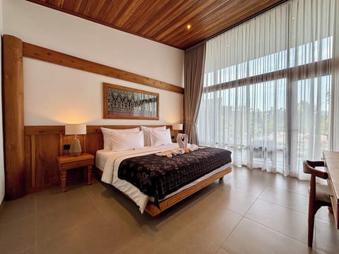 Lanai Suite | Desk, free WiFi, bed sheets