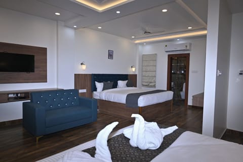 Family Room | Free WiFi