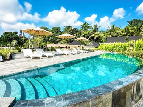 Infinity pool