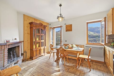 Standard Chalet, 2 Bedrooms, Balcony (Casa Maria - Mountain Sports Base) | Dining