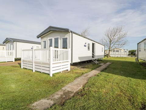 Manor House Gold 2 Bedroom (05F)