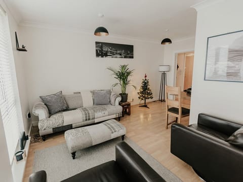 5 Mariners Wharf