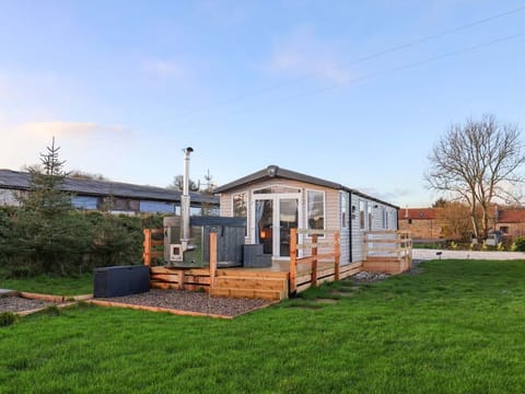 Swift Cabin