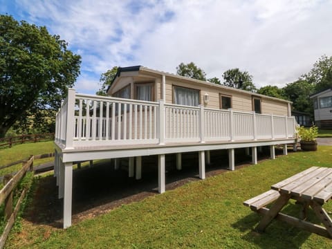 23 Manleigh Park