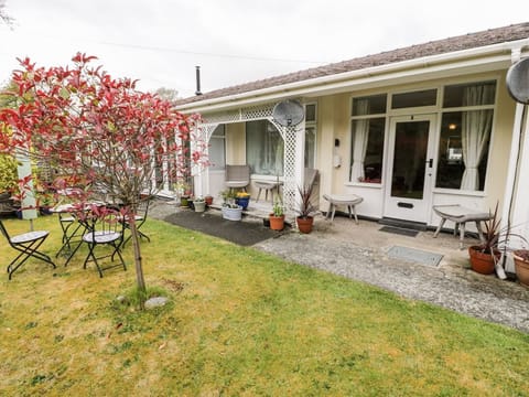 3 Riverside Bungalows