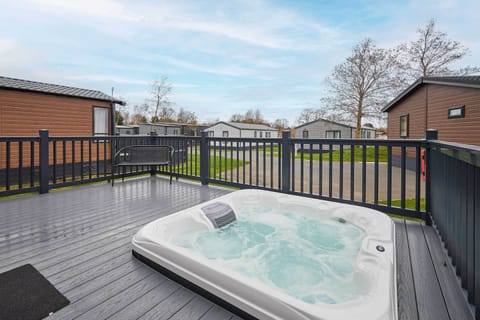17 Sandy Lane, Allerthorpe - Host & Stay