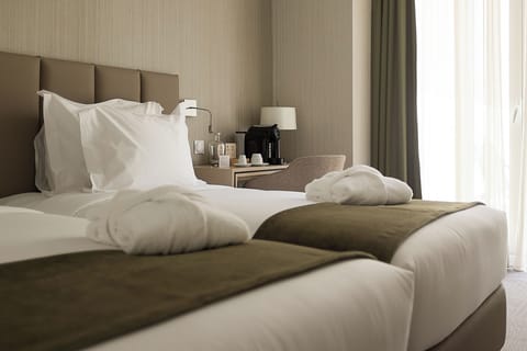Standard Twin Room | In-room safe, blackout drapes, soundproofing, iron/ironing board