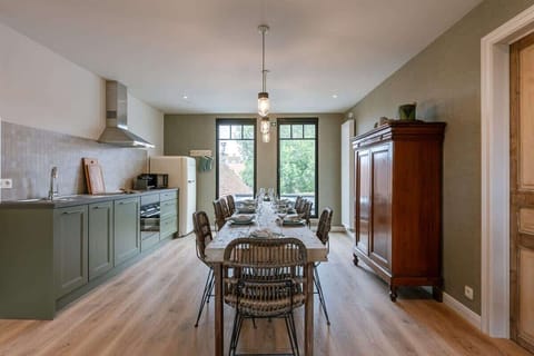 Dining room for enjoying moments with friends/ family