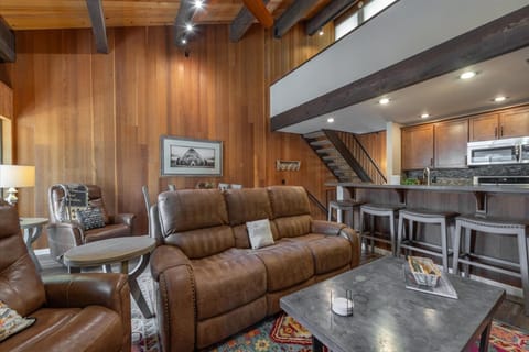 Condo, 3 Bedrooms | Living area | Smart TV