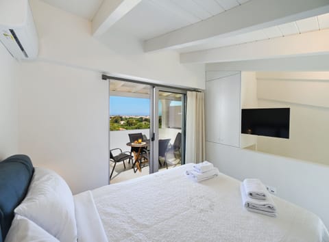 Superior Duplex, Sea View | Blackout drapes, soundproofing, iron/ironing board, free WiFi