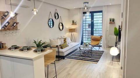 Apartment, 2 Bedrooms, Smoking | Living area